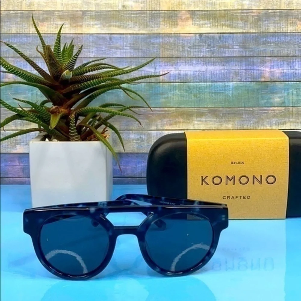 Men’s KOMONO Black Blue Sunglasses NEW🌴